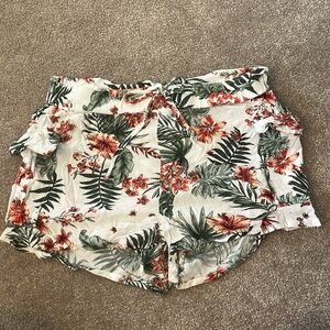 floral pattern shorts size small